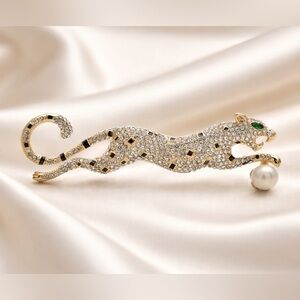 Panthere Gold Pearl Crystal Brooch